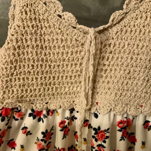 Summer Top - Picture 2 of 3